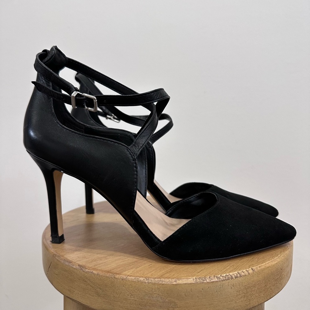 Saks Fifth Avenue Black Heels - Size 6 1/2